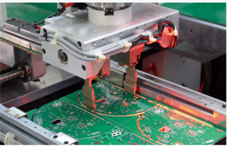 پانل اتوماتیک پانل روتینگ ماشین 0.4mm PCB روتر CNTfly-F03 تامین کننده